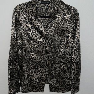 Jones New York animal print button up size 10.